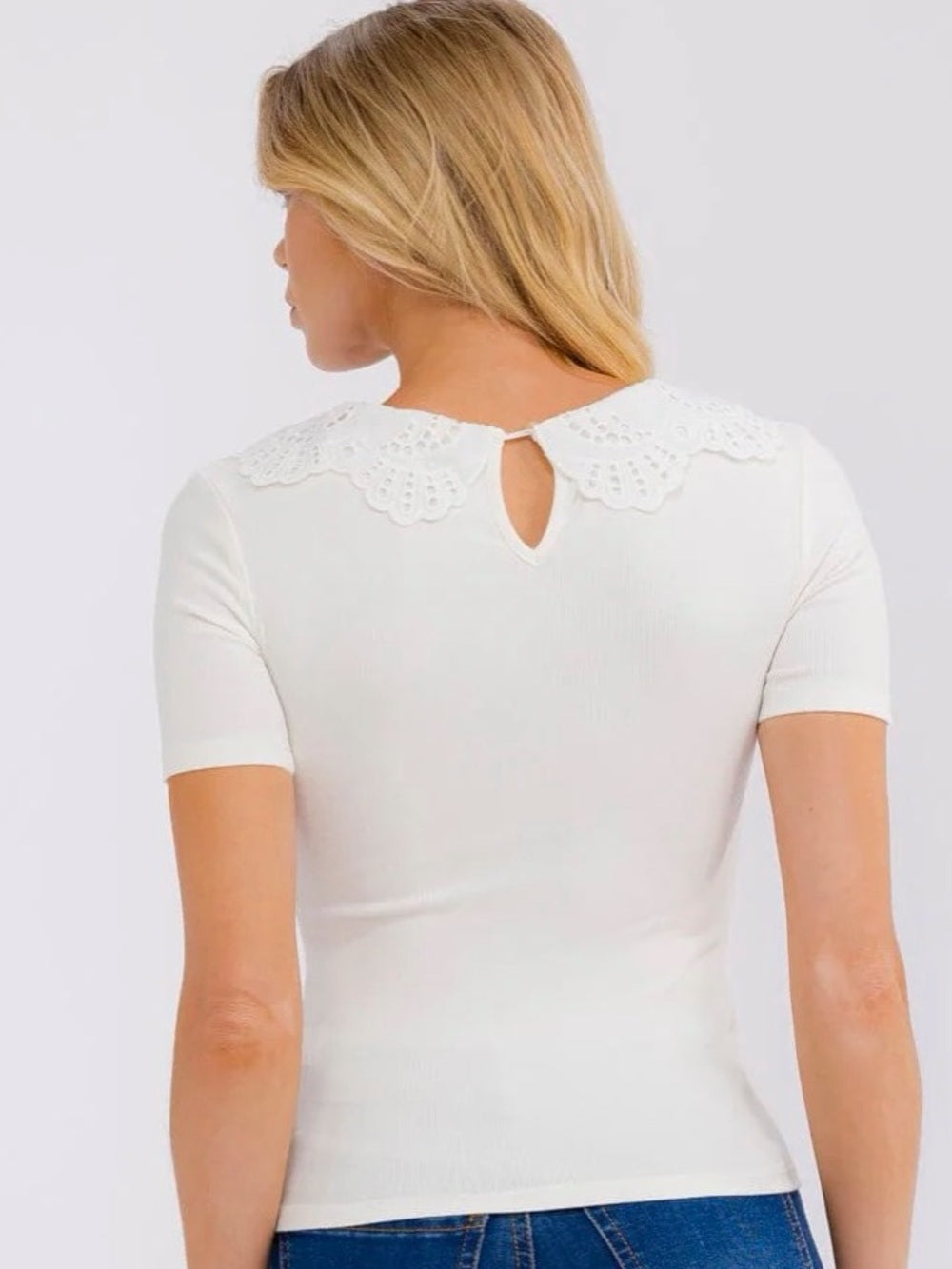 A410. Women's White Eyelet Collar Knit Top
