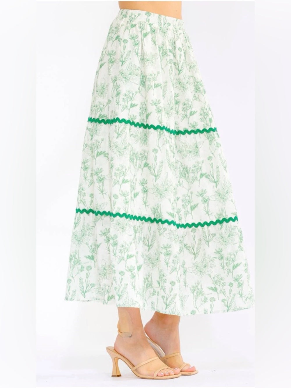 A411. Floral Print Tiered Maxi Skirt in Light Green