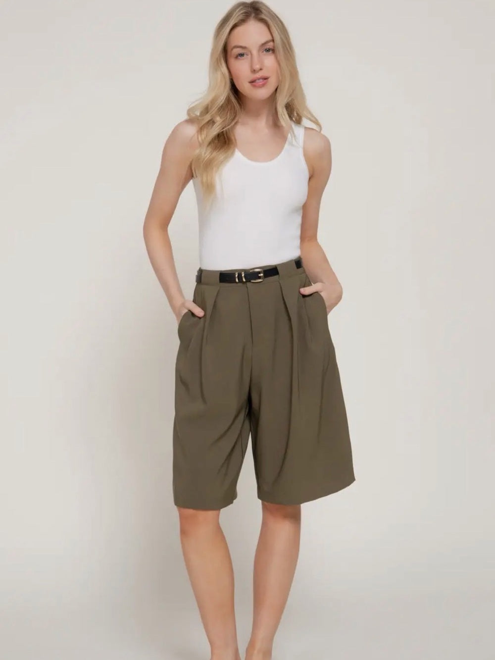 A430. Olive High-Waist Pleated Women’s Shorts w Belt