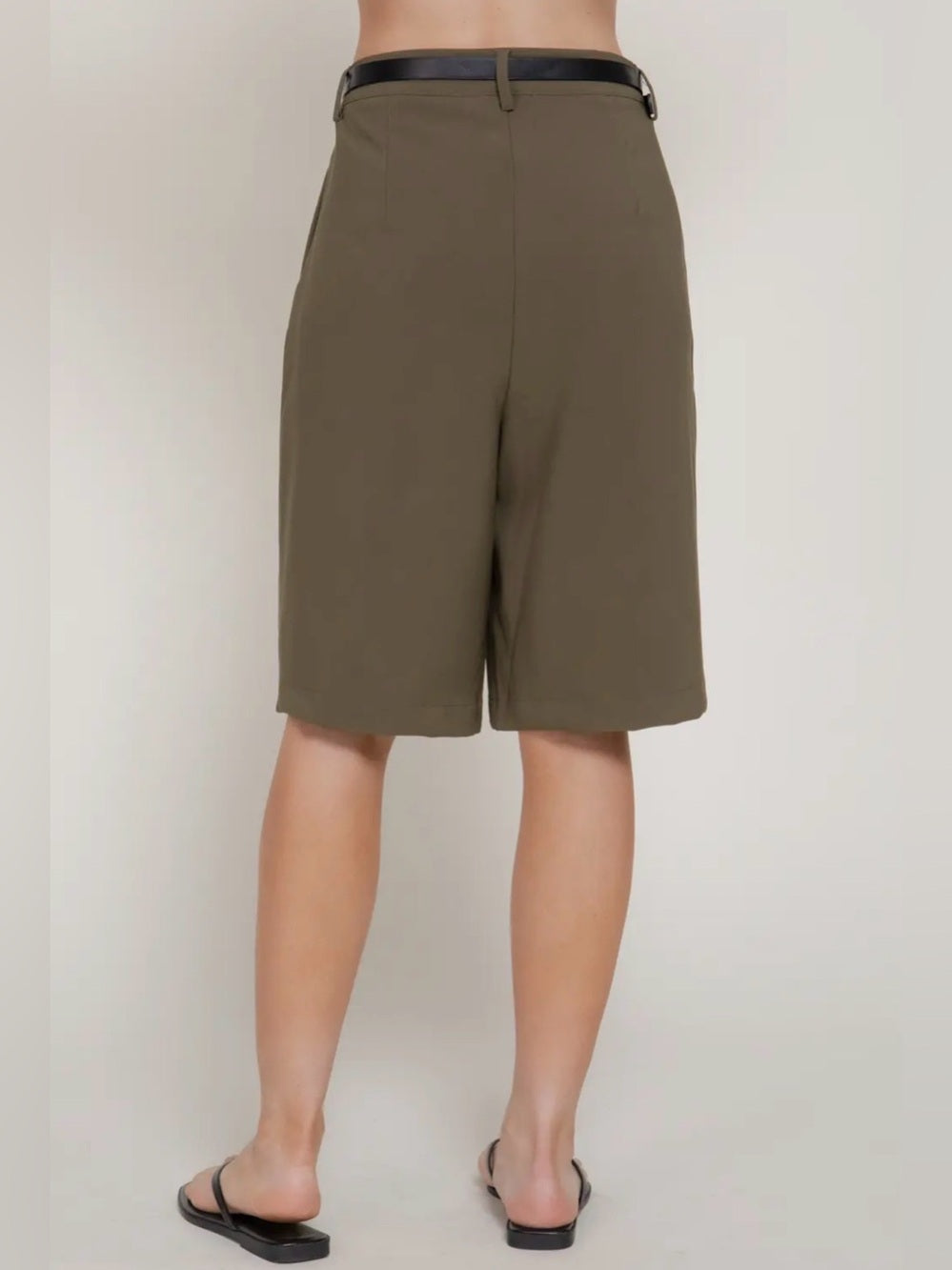 A430. Olive High-Waist Pleated Women’s Shorts w Belt