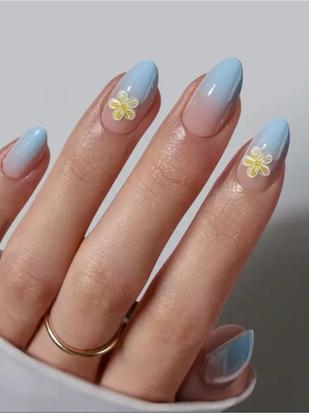 BTArtbox Sheer Blue Ombre Gel Nail Set with Yellow Daisy Accent
