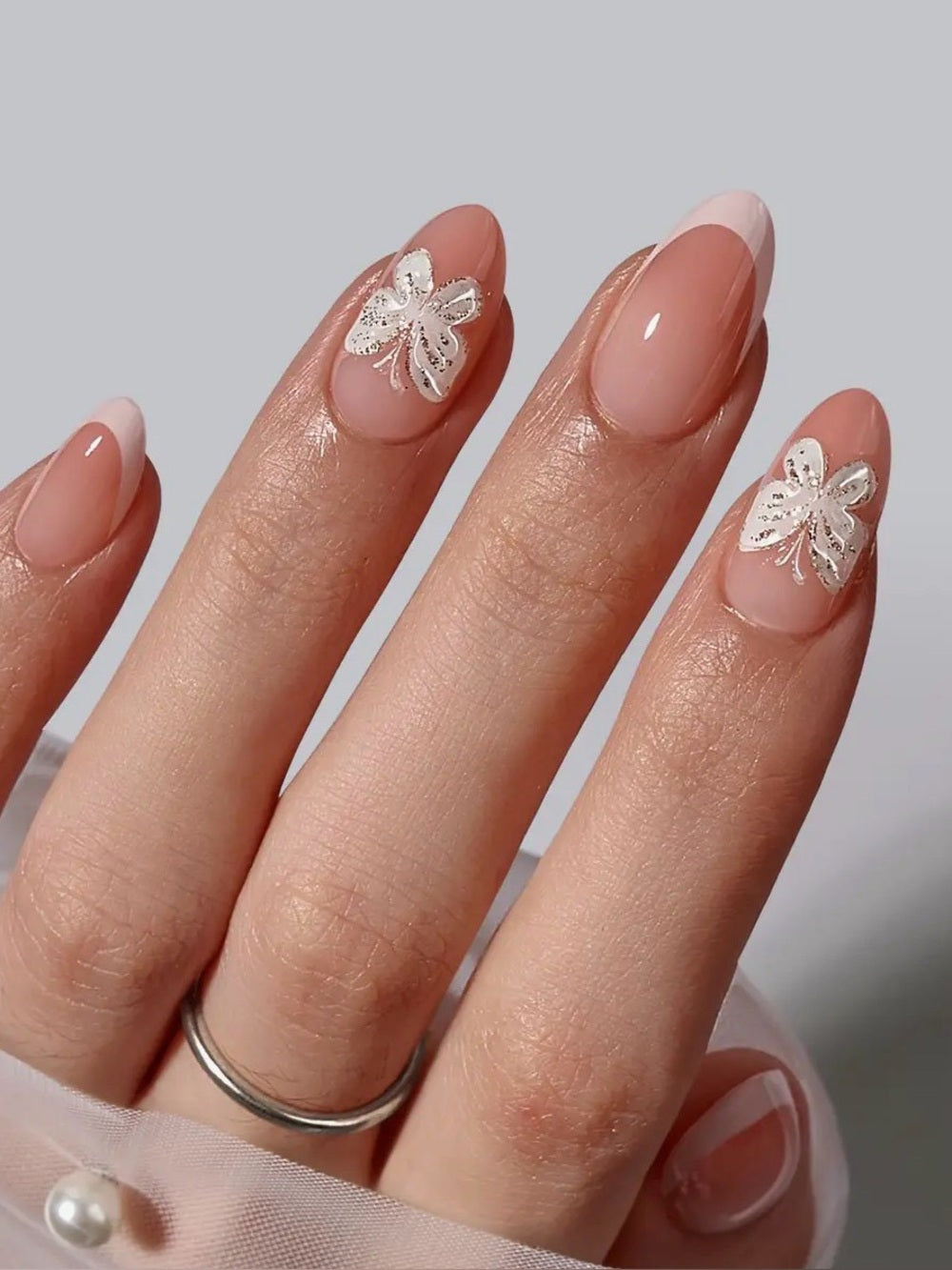 BTArtbox Nude Pink French Tip Press-On Nails with White Floral Butterfly Accent