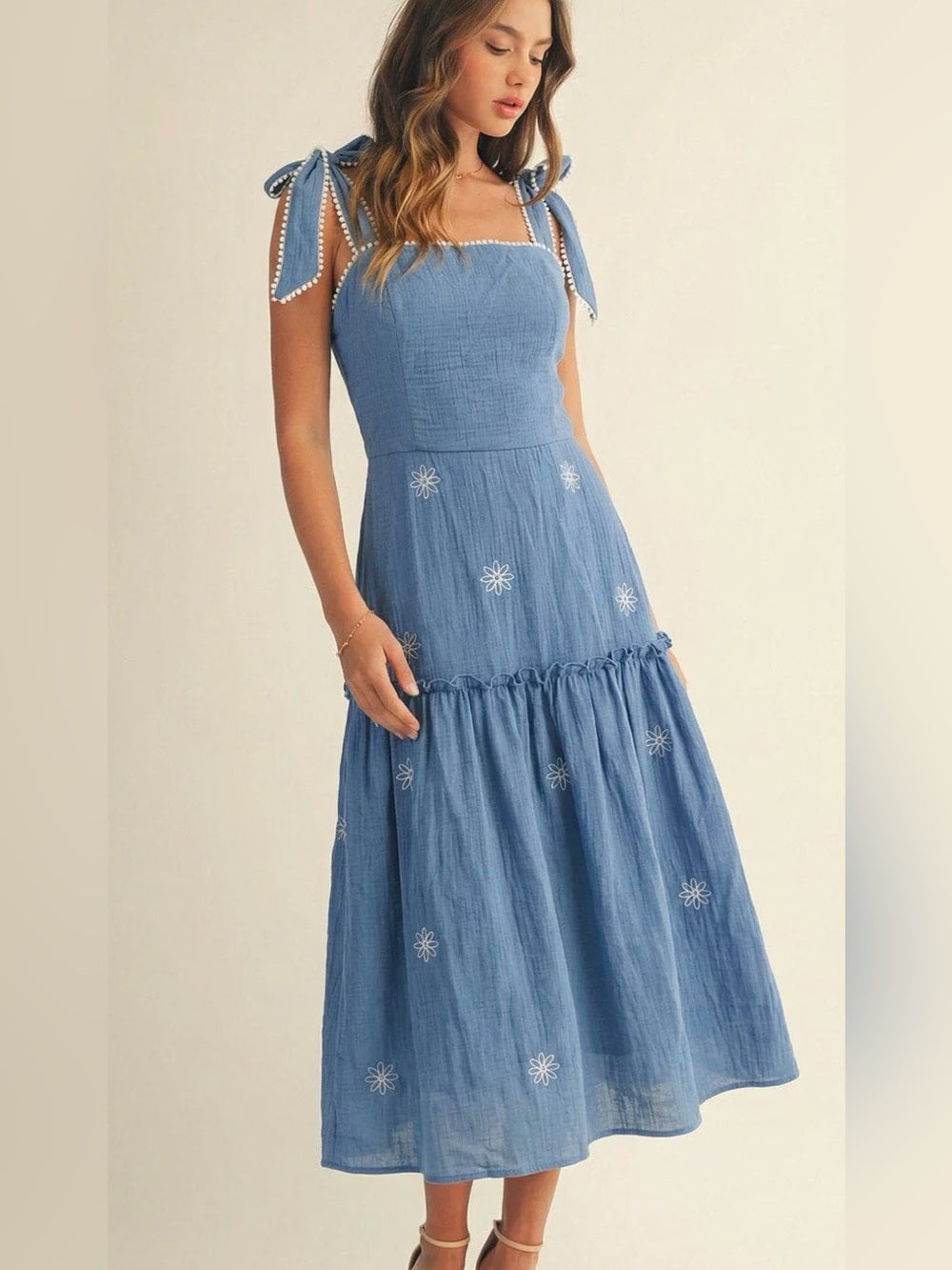 A620. Blue Tie-Shoulder Midi Dress with Embroidered Daisies