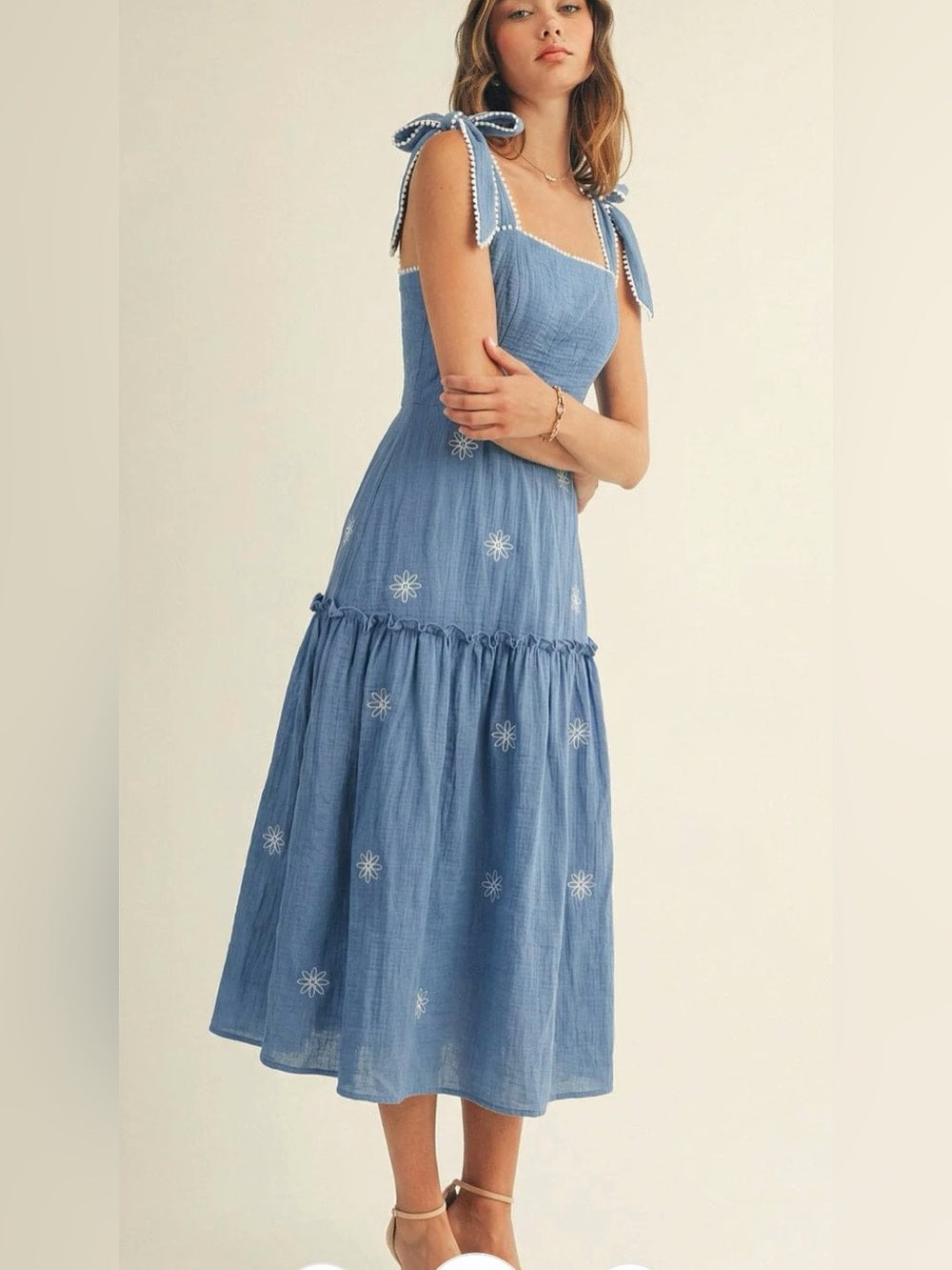 A620. Blue Tie-Shoulder Midi Dress with Embroidered Daisies