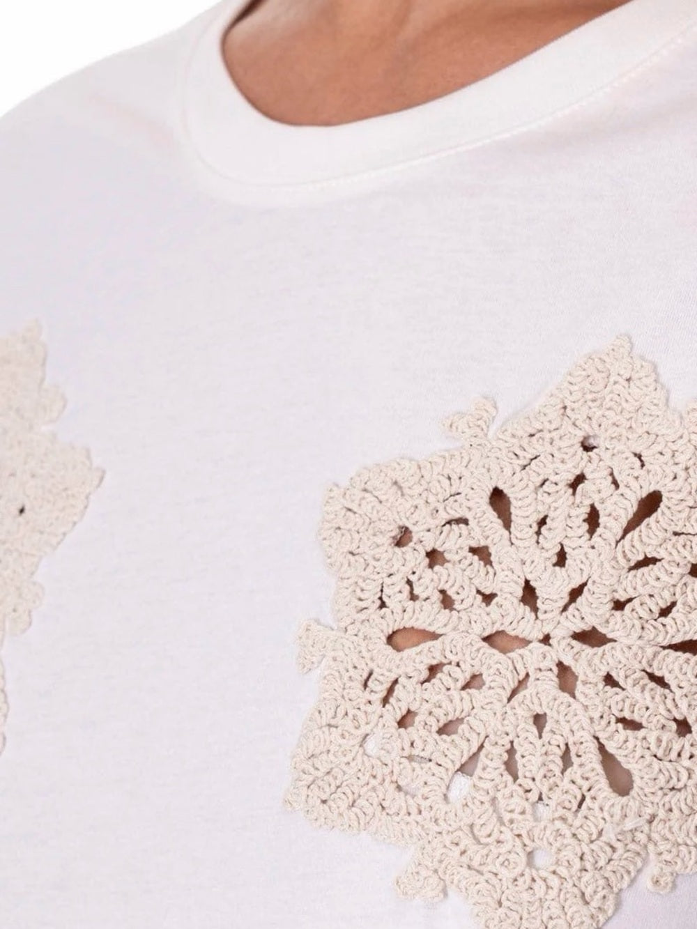 A659. White Crochet Applique Short Sleeve Tee
