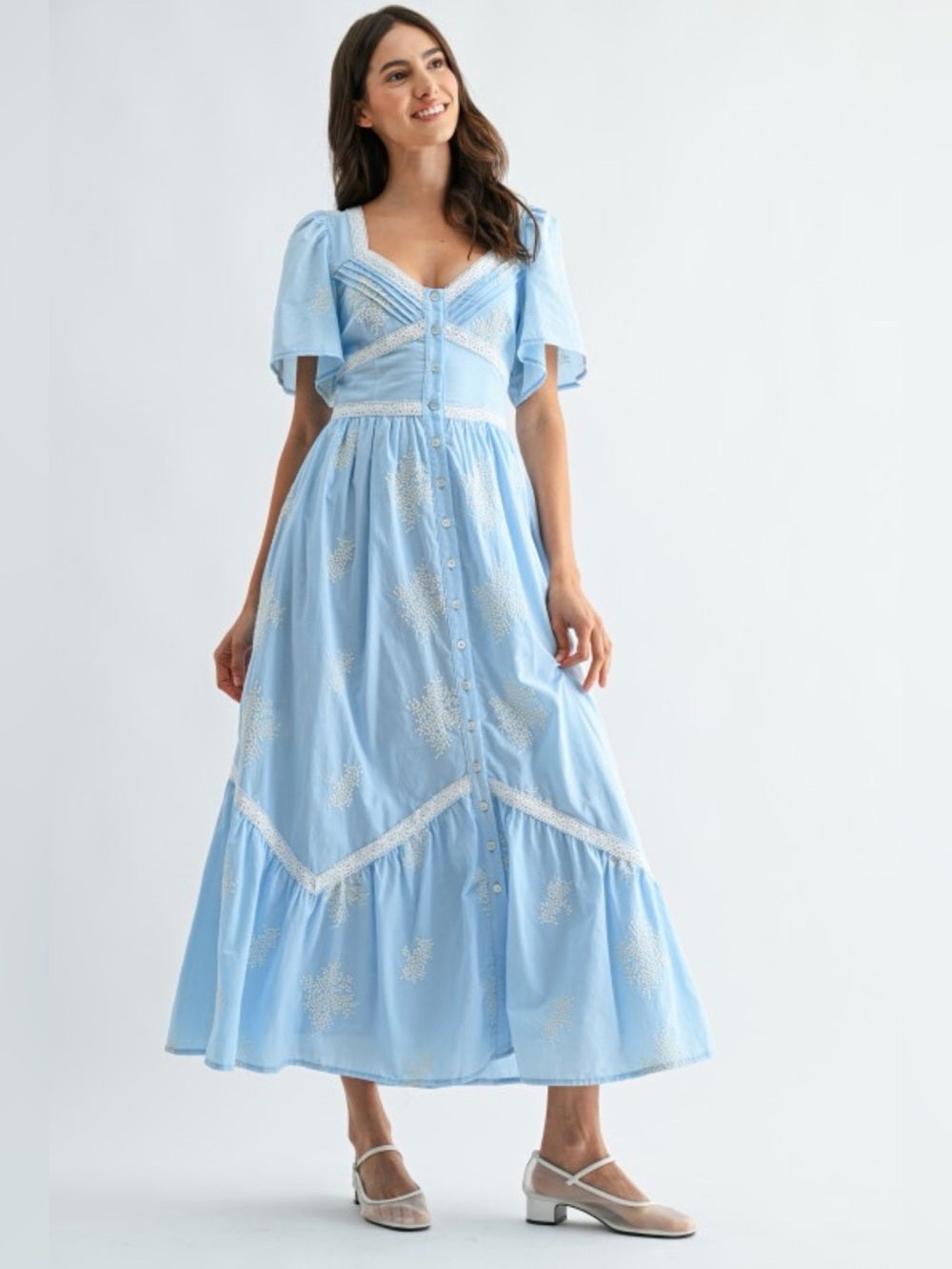 Oía Sky Blue Button-Front Midi Dress with Lace Trim
