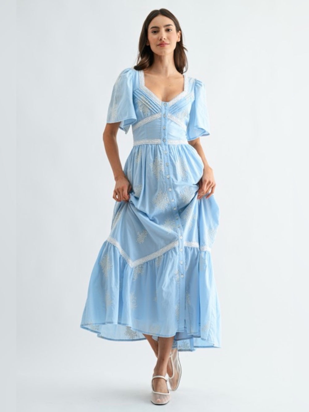 Oía Sky Blue Button-Front Midi Dress with Lace Trim