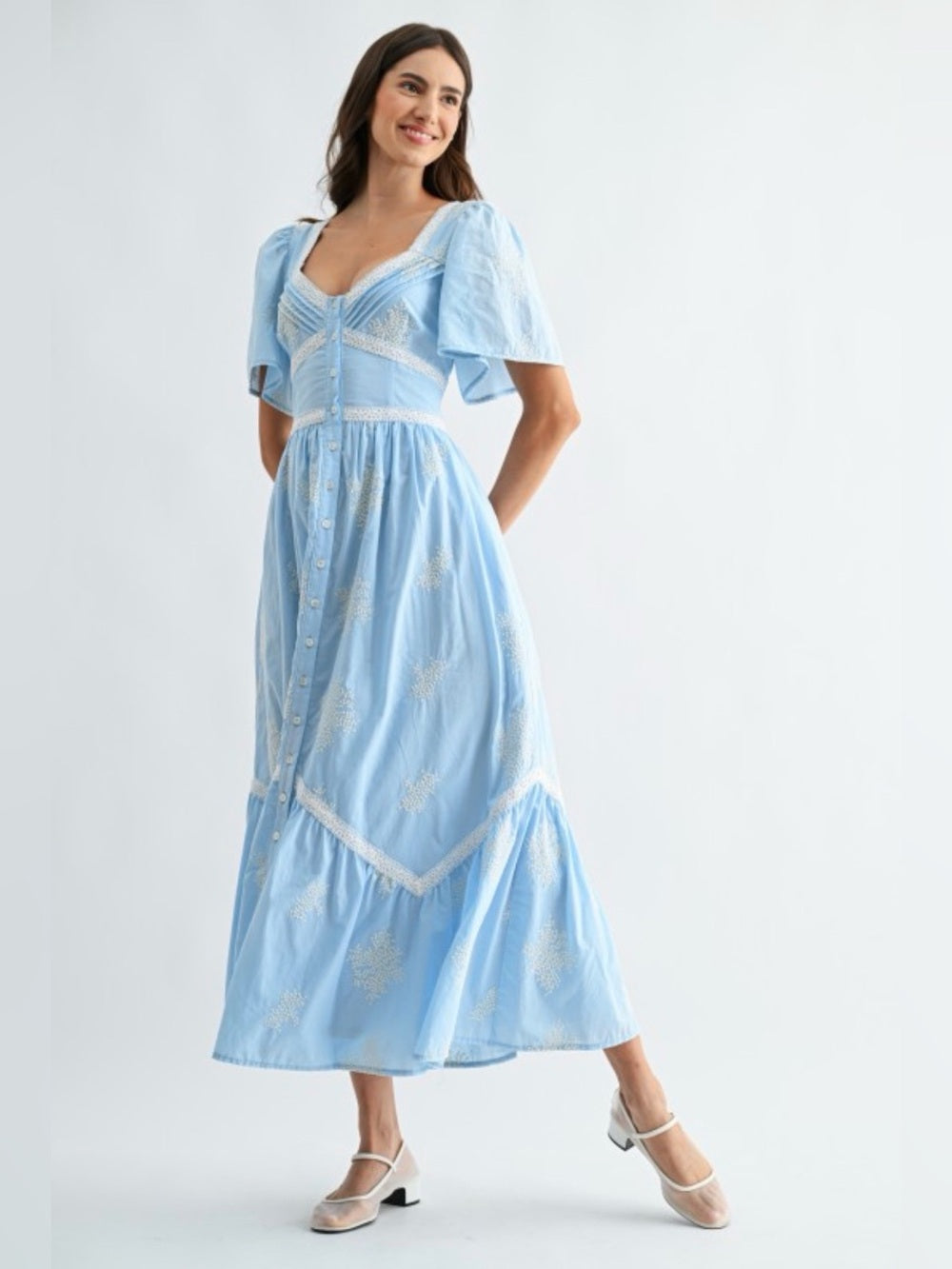 Oía Sky Blue Button-Front Midi Dress with Lace Trim