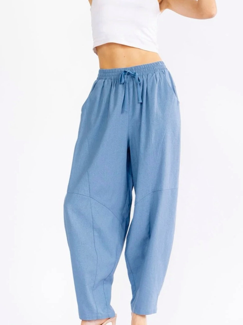 A702. Relaxed Drawstring Linen-Blend Pants in Dusty Blue