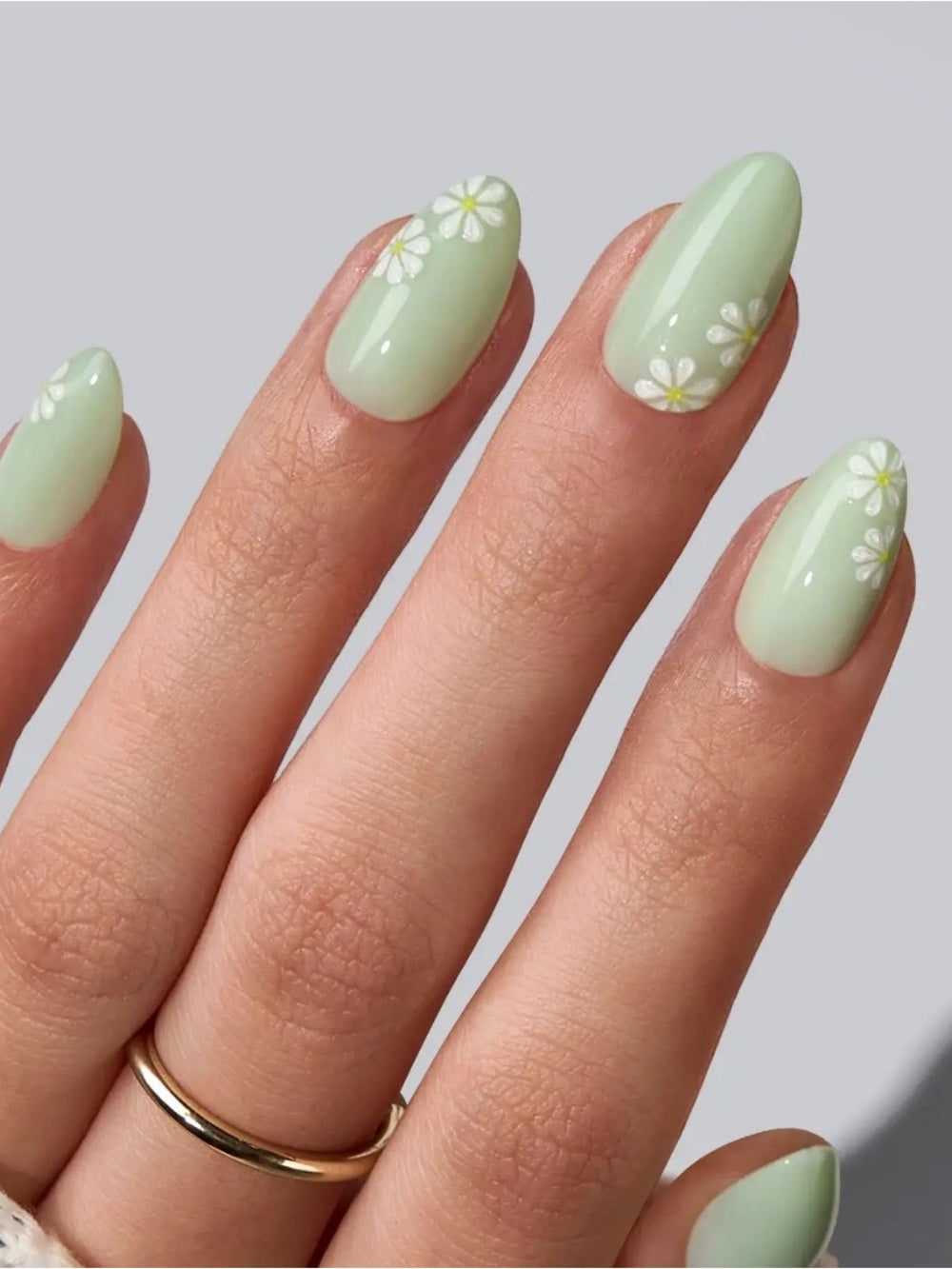 Pastel Mint 3D Daisy Press-on Nail