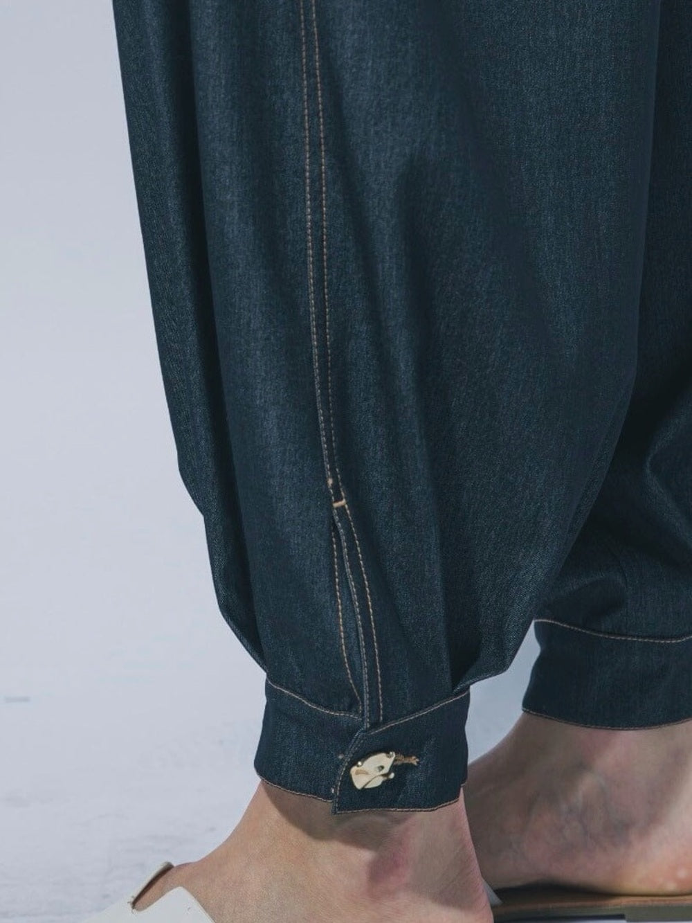 A732. High-Waist Wide Balloon Leg Denim Pants in Navy