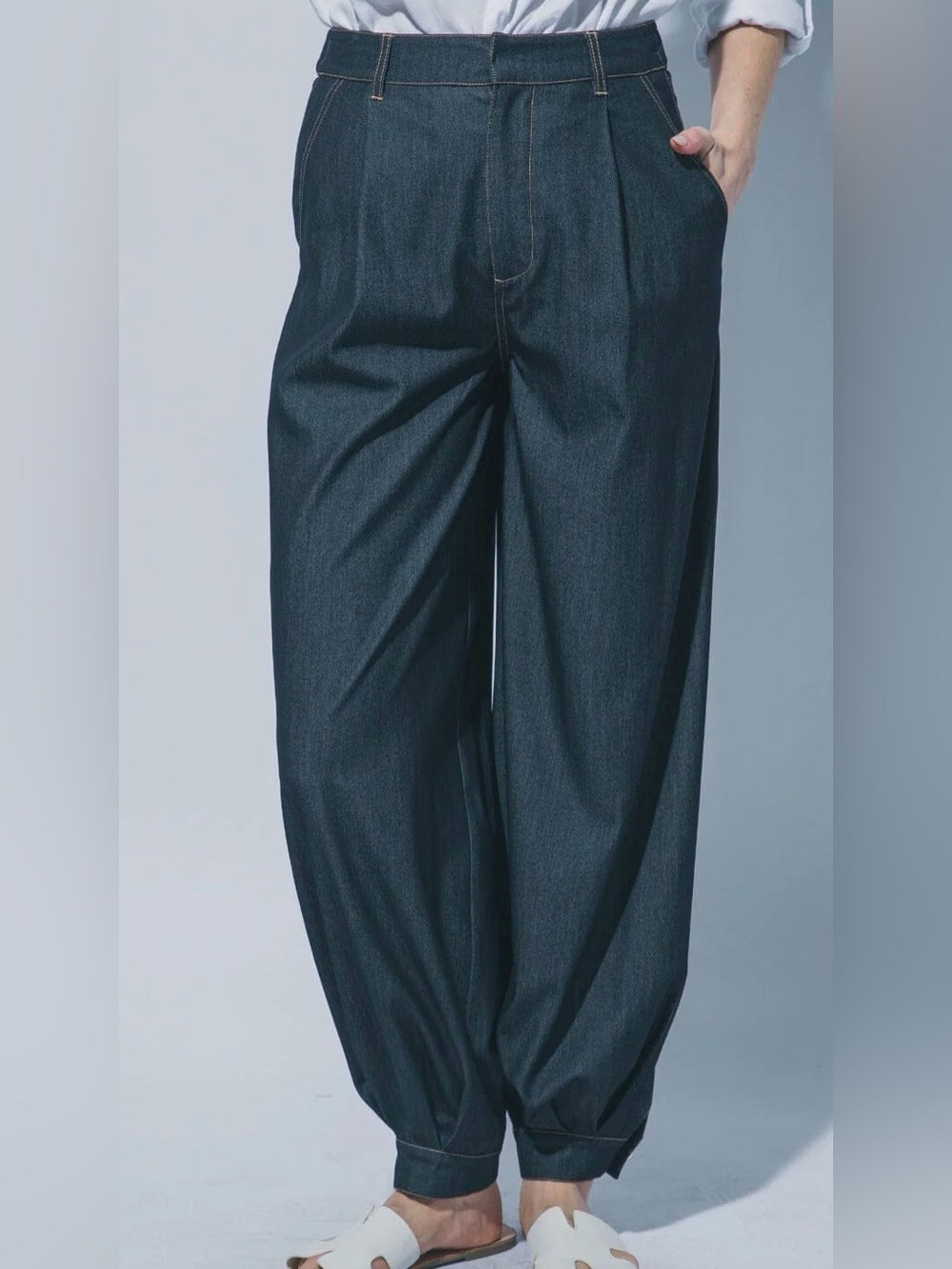 A732. High-Waist Wide Balloon Leg Denim Pants in Navy