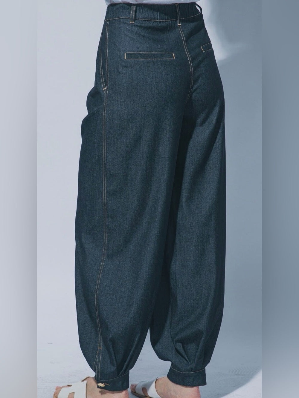 A732. High-Waist Wide Balloon Leg Denim Pants in Navy