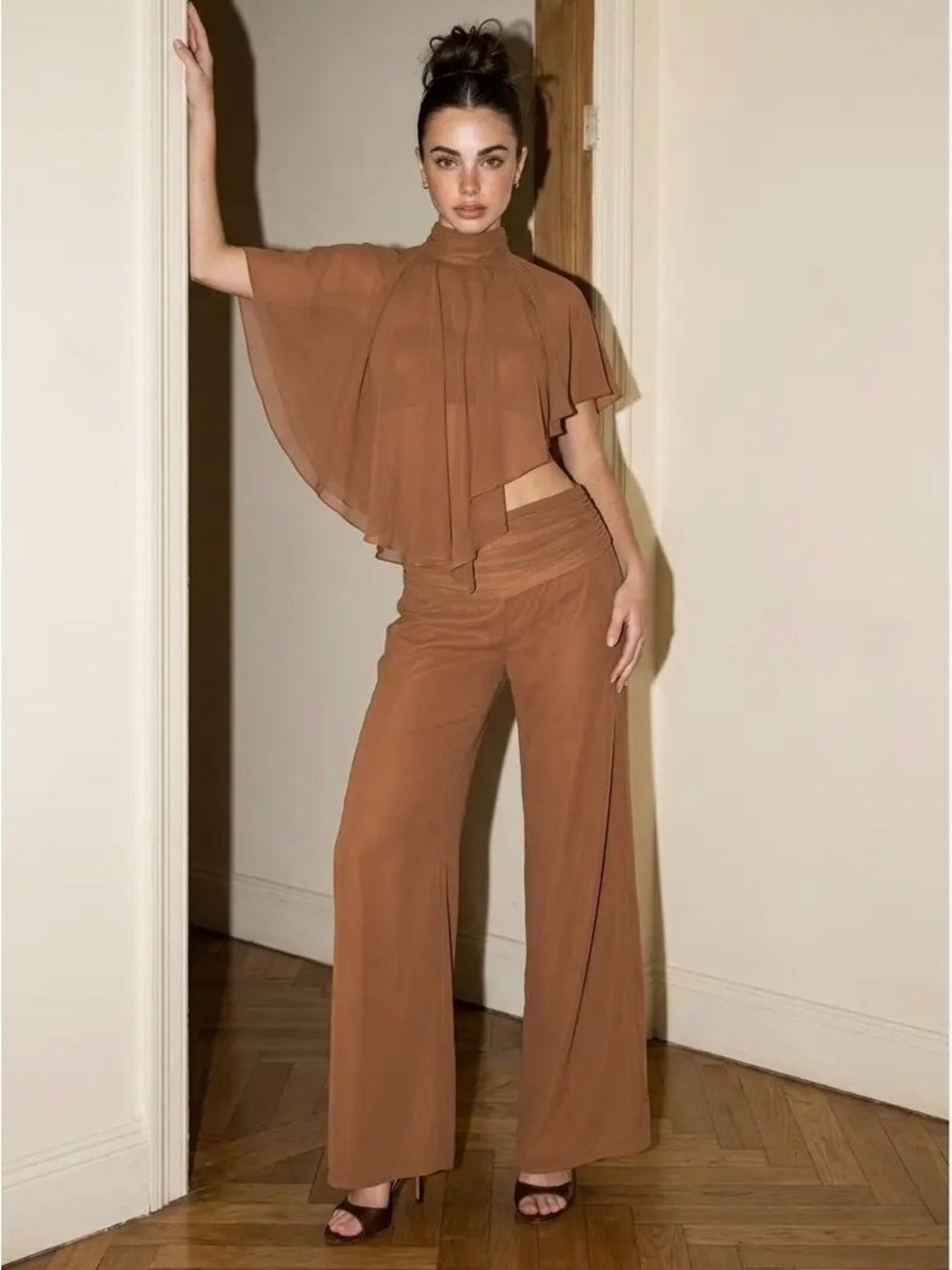 A744. 3 Piece Set Wide-Leg High-Waist Pants, Bra Top and Cape