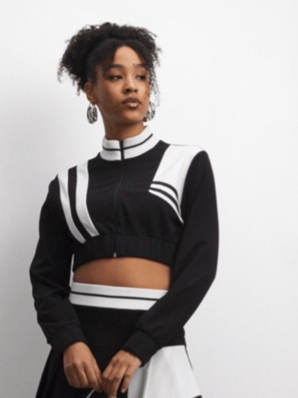 A409b Cropped Black & White Zip-Front Jacket
