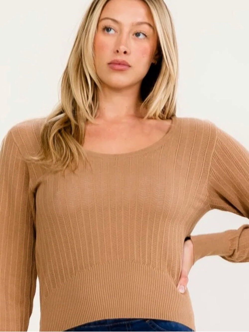 A552. Promesa Scoop Neck Cable Knit Sweater - Camel