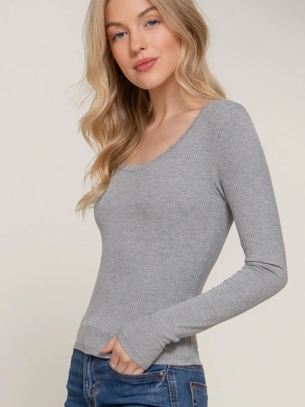 A569 Women's Gray Ribbed Long-Sleeve Scoop Neck Top