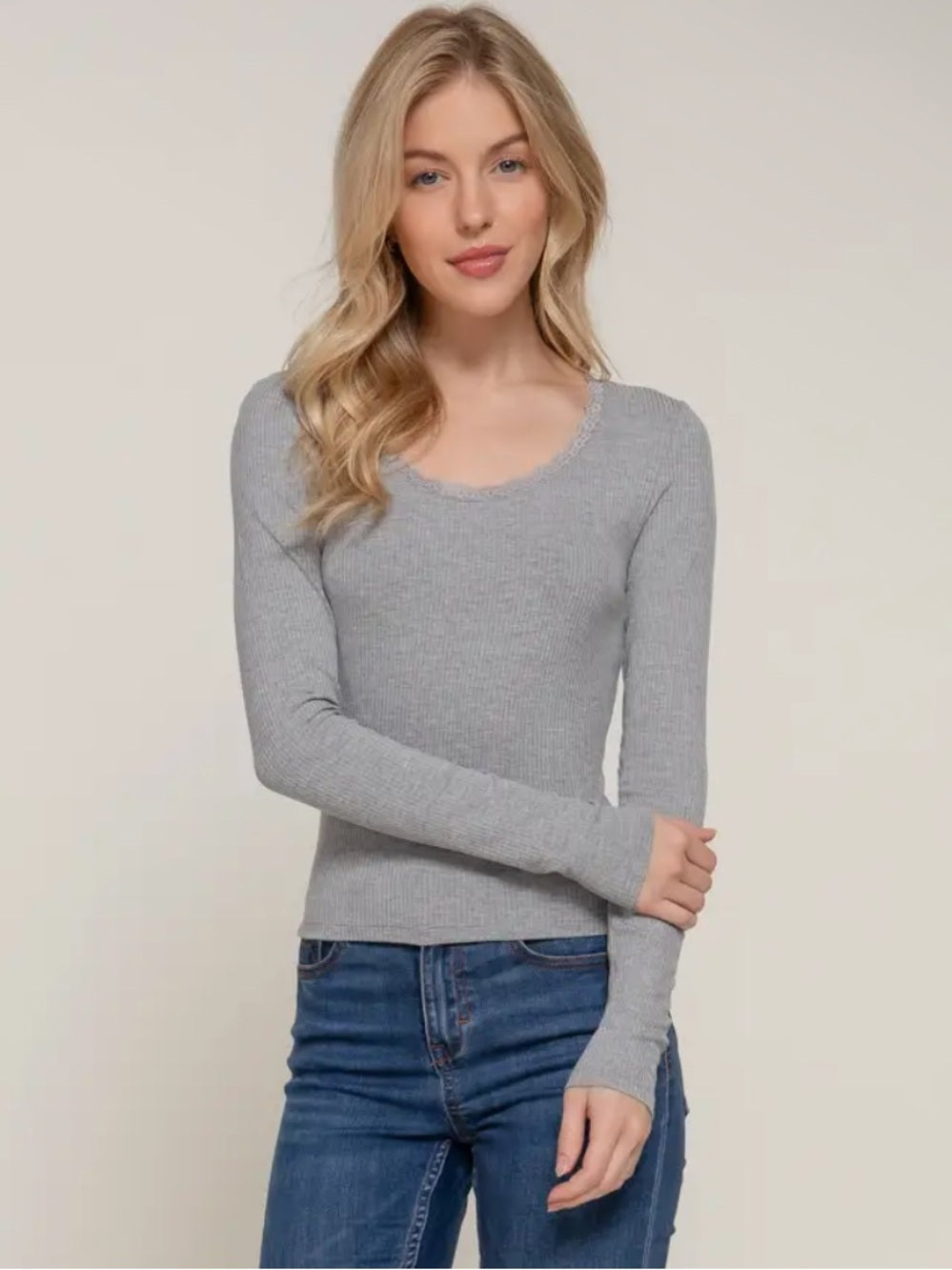 A569 Women's Gray Ribbed Long-Sleeve Scoop Neck Top