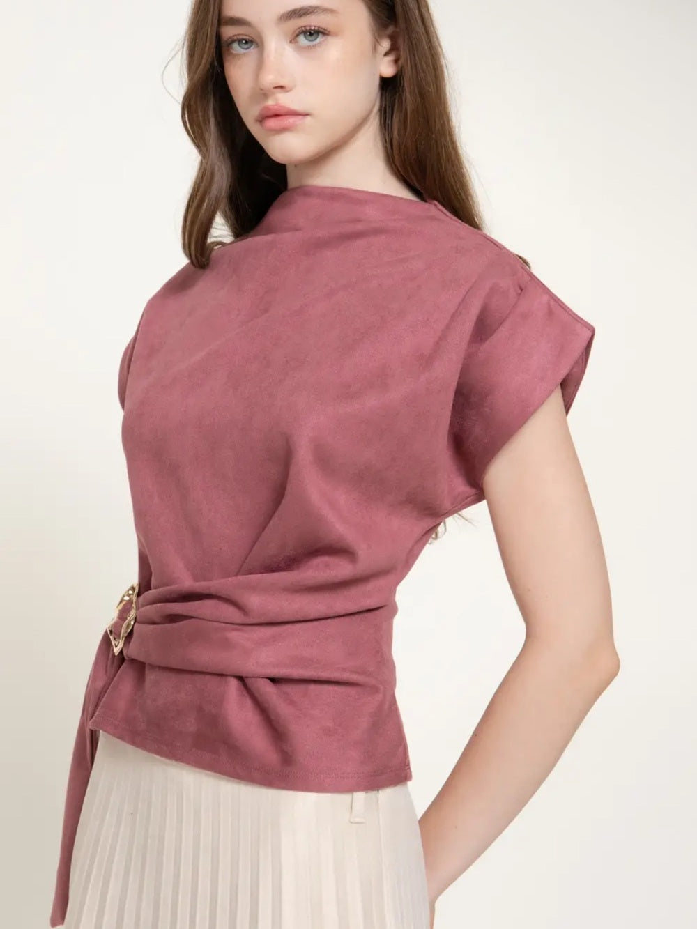 A569 Elegant Mauve Cap-Sleeve Top with Decorative Waist Buckle