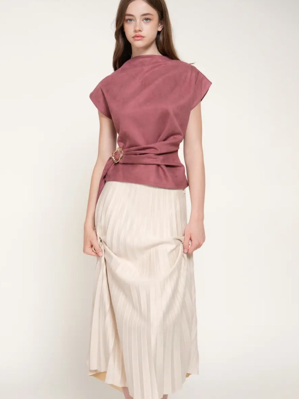 A569 Elegant Mauve Cap-Sleeve Top with Decorative Waist Buckle