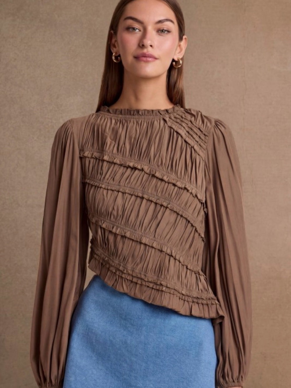 A571 Mable Ruched Long-Sleeve Blouse in Brown