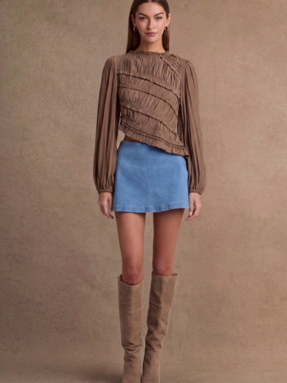 A571 Mable Ruched Long-Sleeve Blouse in Brown