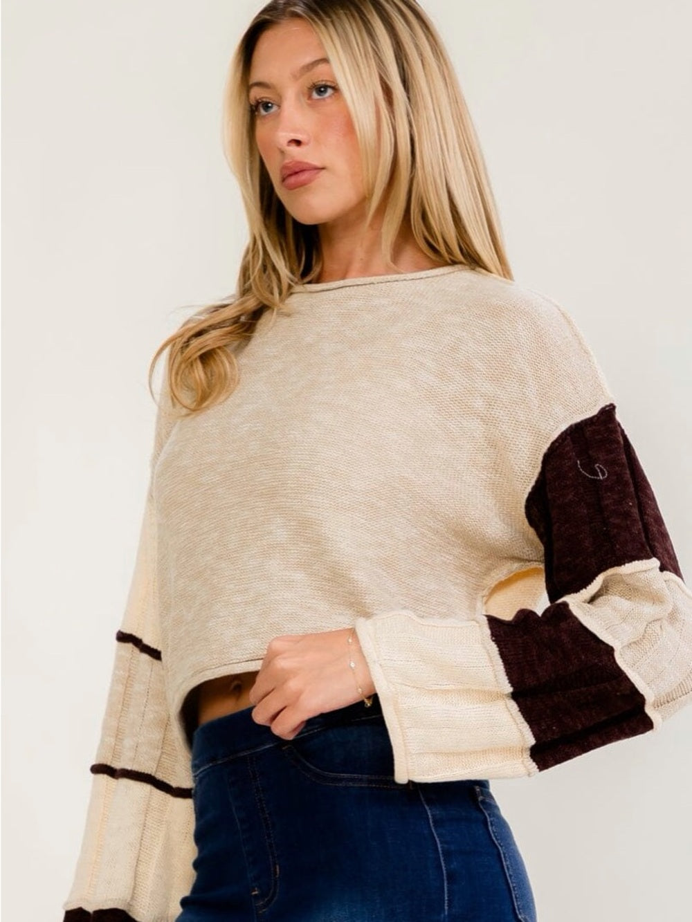 A573 Promesa Cozy Cream & Brown Colorblock Cropped Sweater - Women