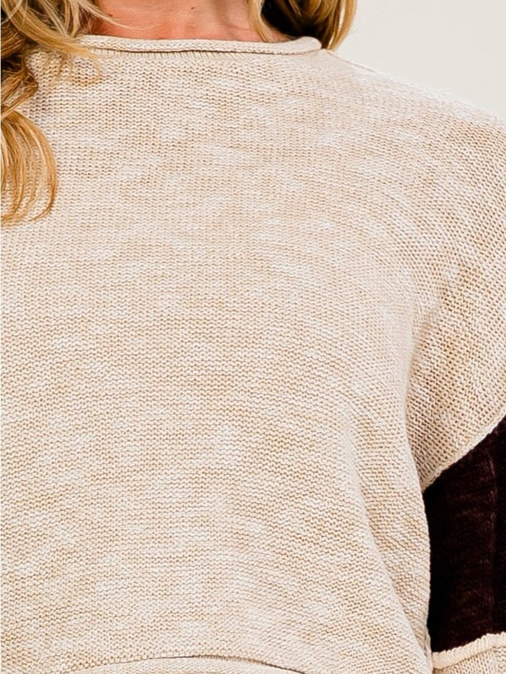 A573 Promesa Cozy Cream & Brown Colorblock Cropped Sweater - Women