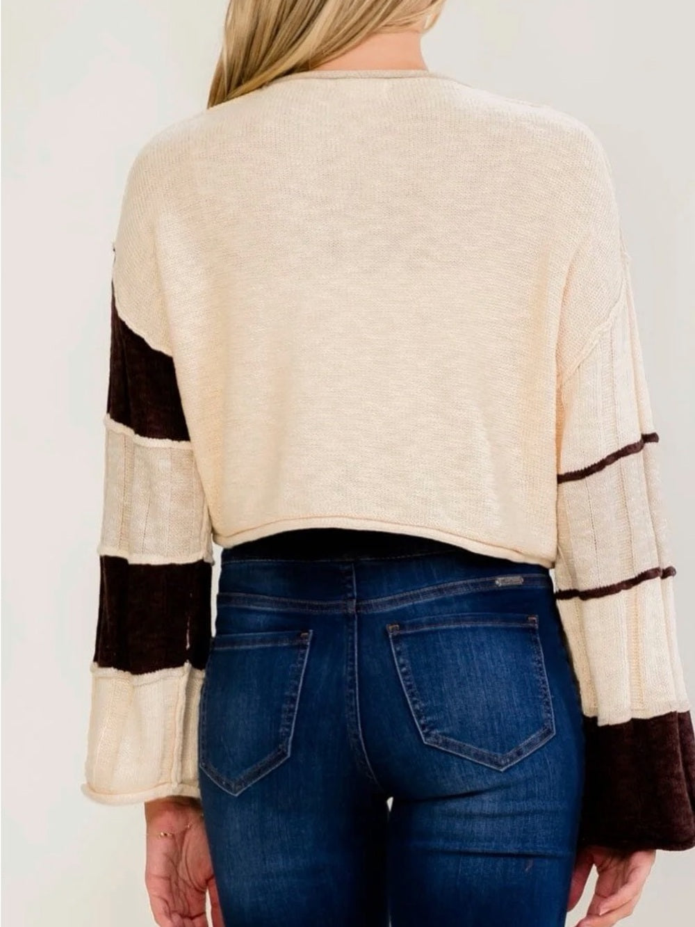 A573 Promesa Cozy Cream & Brown Colorblock Cropped Sweater - Women