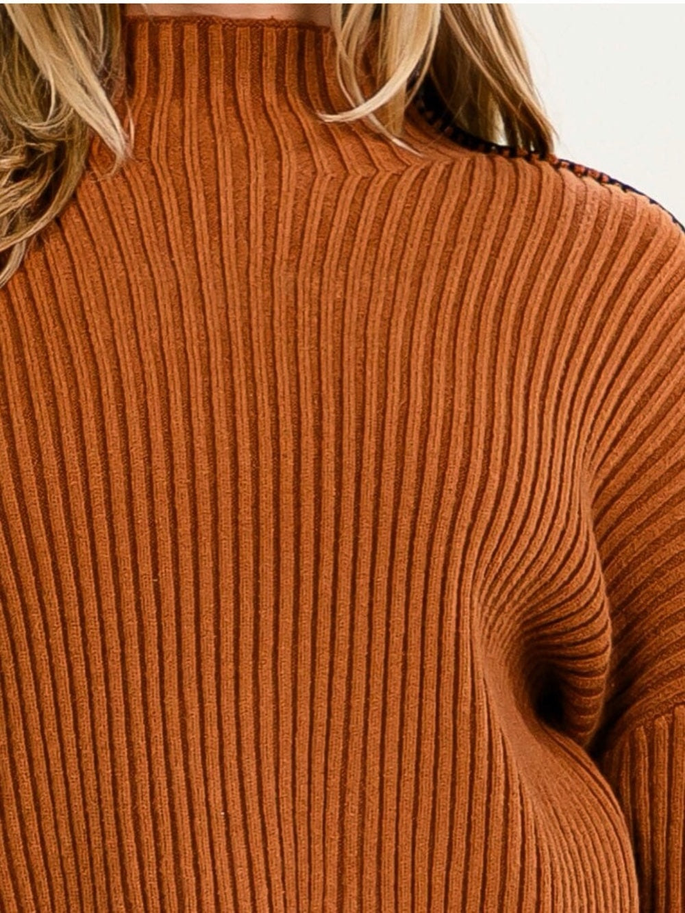 A575 Promesa Rust Ribbed Mock Neck Sweater w Black Stitching
