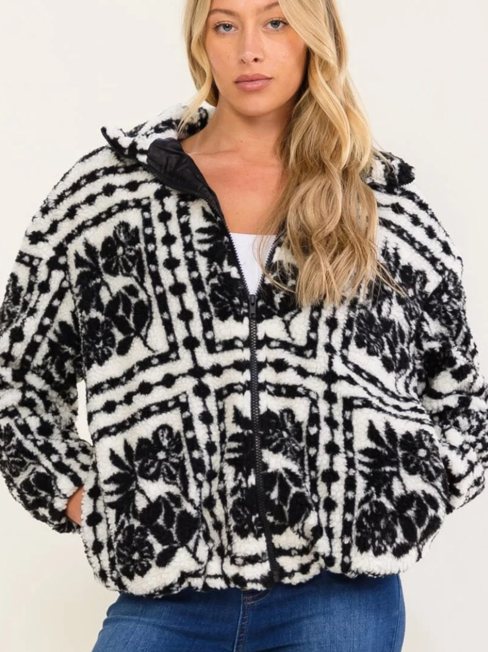 A615.Black & White Floral Sherpa Zip Jacket