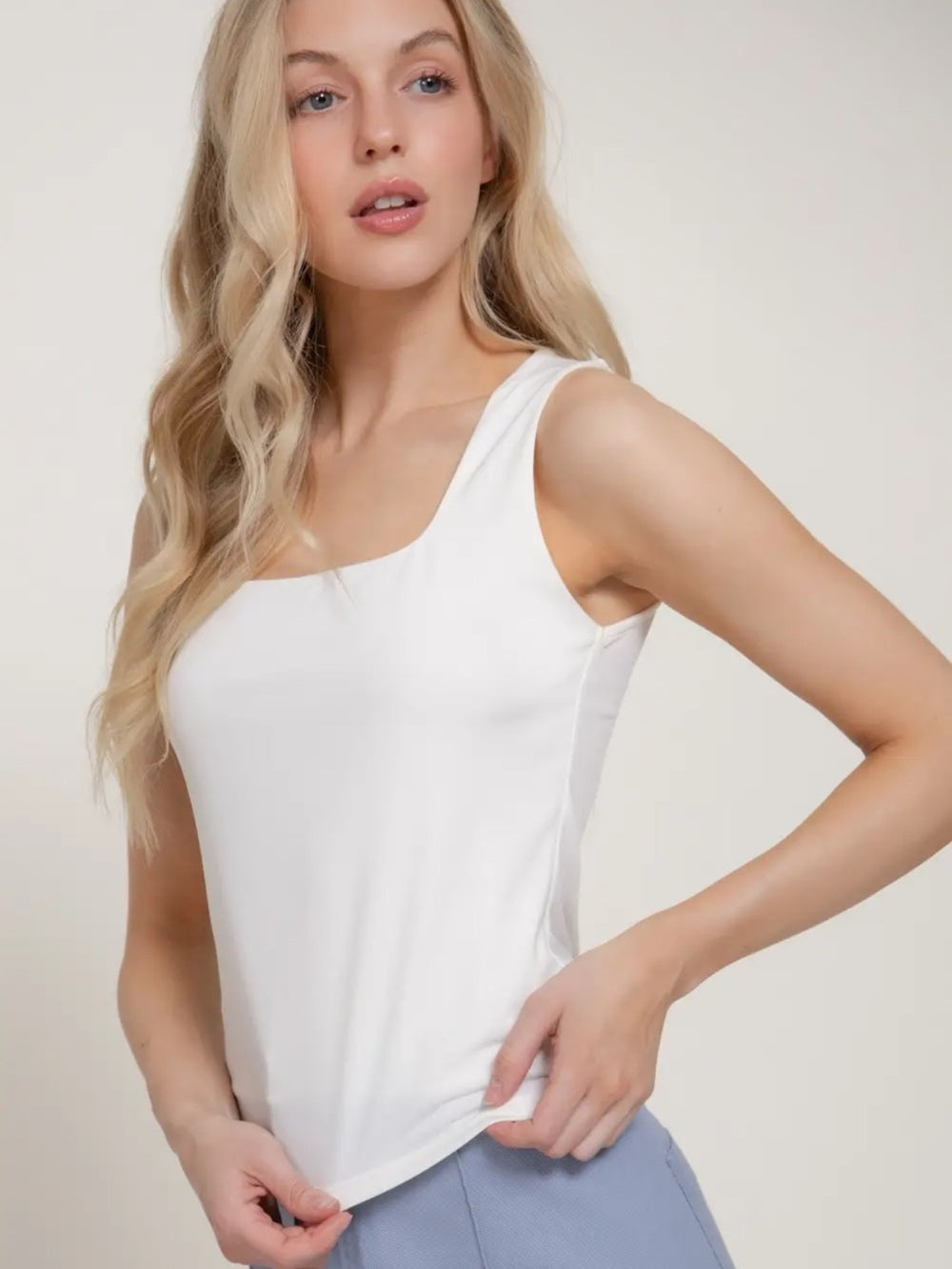 A620 White Square Neck Tank Top - Women